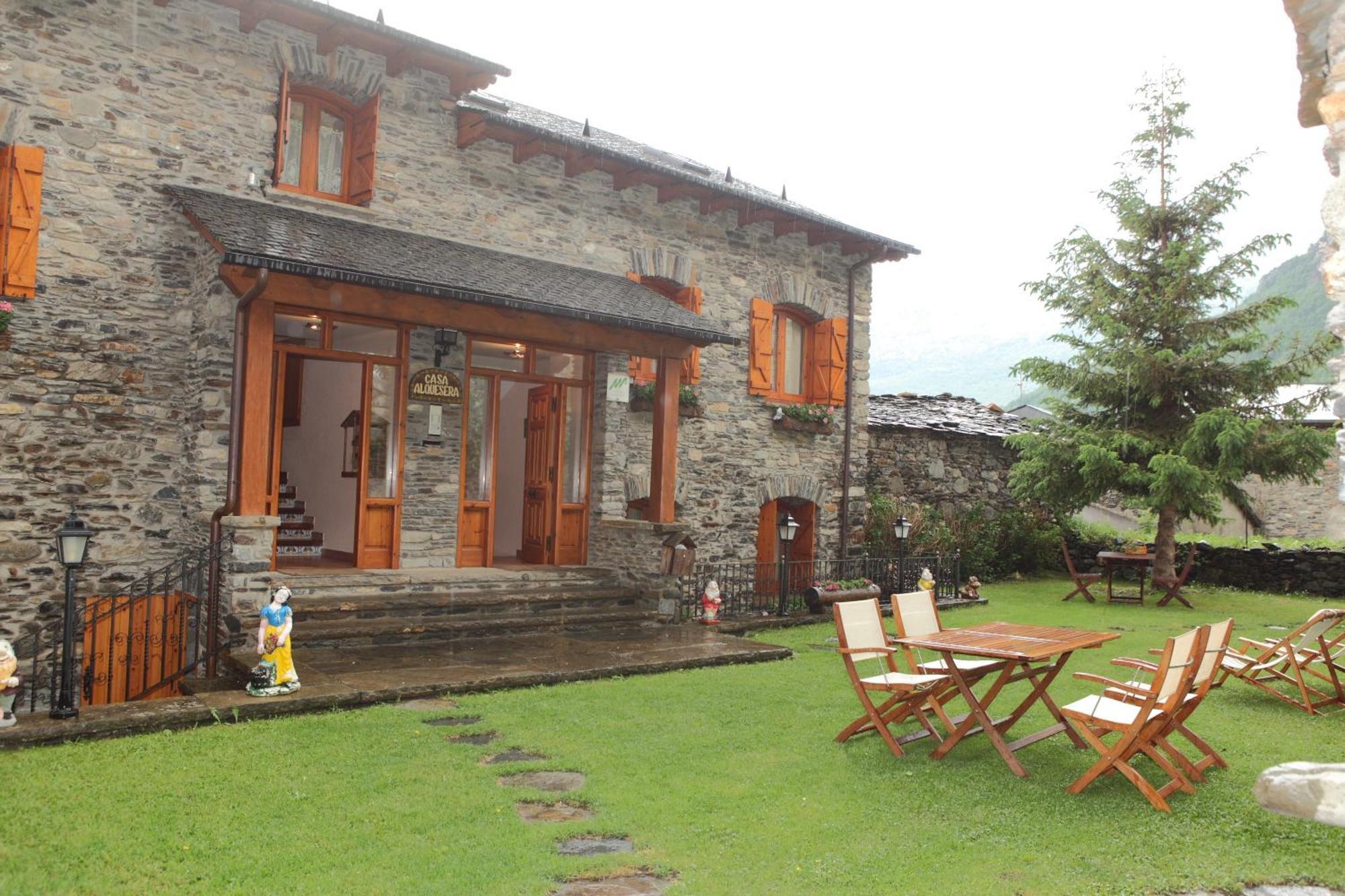 Apartamentos Alba Casa Alquesera Sahun Exteriér fotografie